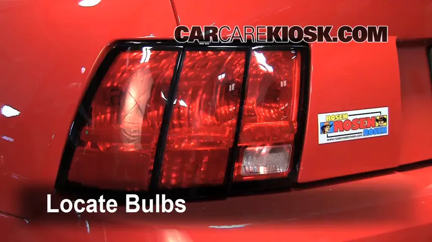 2004 Ford Mustang 3.9L V6 Coupe Lights